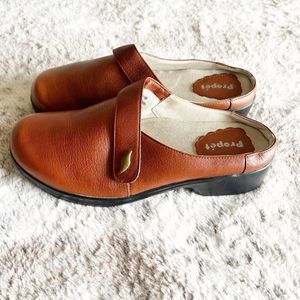 Propet Womens Leather Brown Clogs Mules Shoes Sz 7 Adjustable Slip Resistant